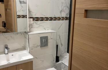 STUDIO 3 TOUT EQUIPE 50 M DE LA GARE D'ENGHIEN LES Bains 15 MN DE PARIS CENTRE - Foto 7