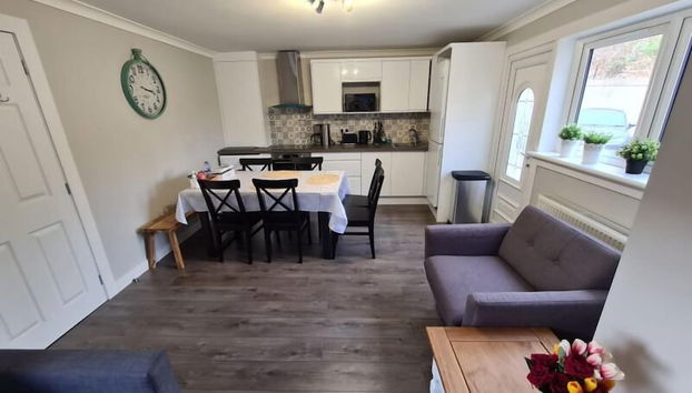 First Holyrood House - Photo 2, Image principale