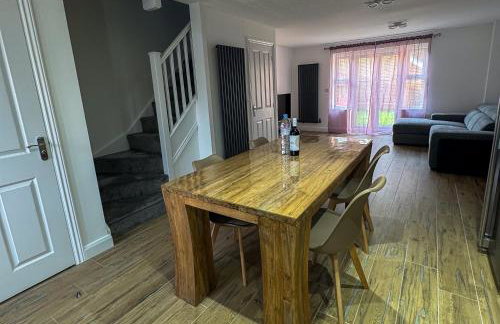 Lux House, Jennett's Park - Photo 17