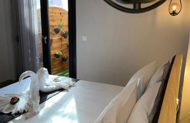 S&J Luxury Apartments - Photo 8