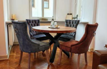 Exklusive Ferienwohnung Agnes in zentraler Bestlage von Zeitz! Vollausgestattet, freie Parkplätze, Magenta-TV, Highspeed WLAN, Fahrstuhl - Foto 5