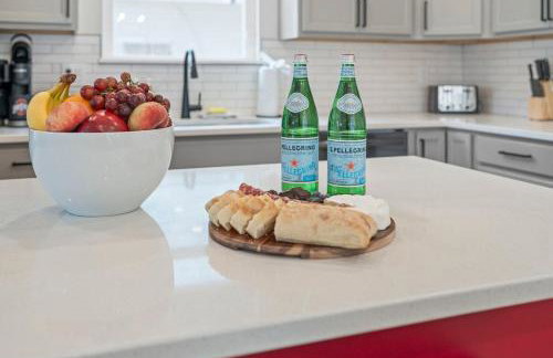 Hot Tub - Mins to Short North - Retro Game Room - Foto 3