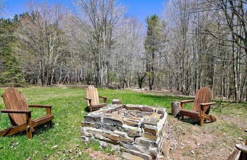 Cozy Log Cabin with Hot Tub 10 Min to Hunter Mtn - Foto 4