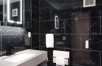 Upscale 4BR Retreat at the Reservoir! - Foto 37