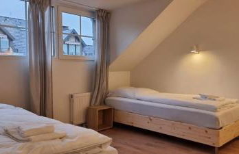 Tolstov House - 5 Room House with Terrace - 35 Min to Messe DUS - Foto 7