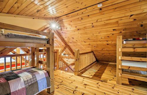 Ski Lodge Mtn Retreat with Fire Pit, Deck and Views! - Foto 15