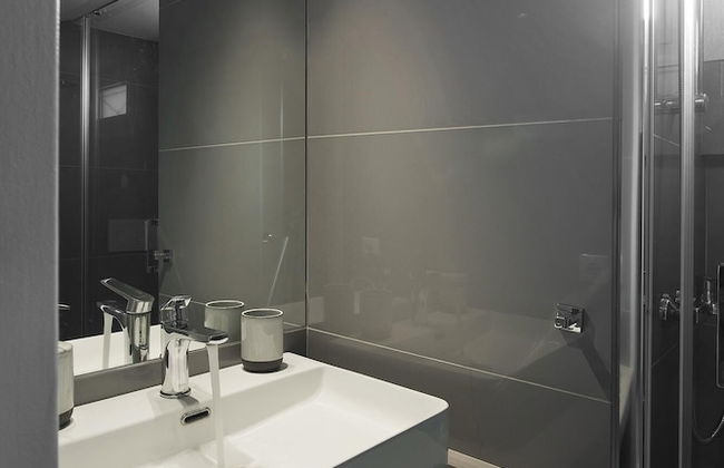 Lucyzen in Vouliagmeni - Foto 3