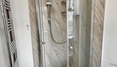 Seascape Lyme Regis - 2 minute walk to sea front - Foto 5, Shower