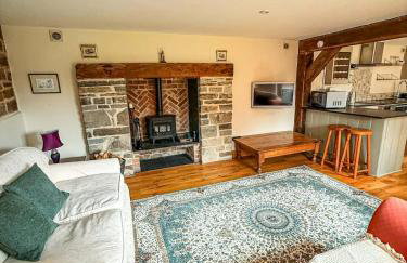 Orchard Stables 3 BDR 3BTH long stays parking - Photo 1