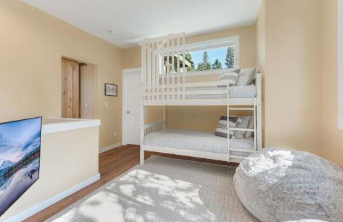 Walk to Everything! Hot tub, SHARC passes - Foto 6