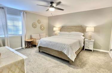 Family or Group Getaway Spacious Home - Porch - Sleeps 10 - Foto 15