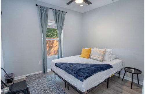 Delightfully Renovated 4 Br/2 BA Near DT Riverwalk - Foto 30