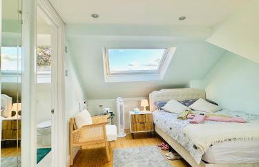 Large Double Room with Private Bathroom West Zone 3 Free Parking - Foto 5