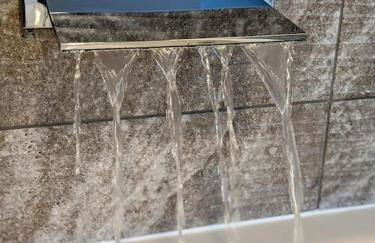 Lux 2 Bed Apartment, 2 Parking spaces, 1 minute to Metrolink - Photo 23