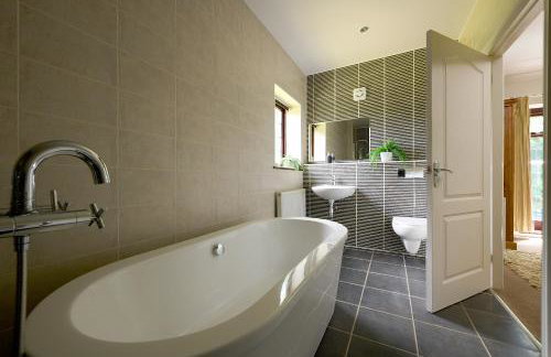 Spacious 7BR Home, Families & Contractors, Hot Tub - Foto 26