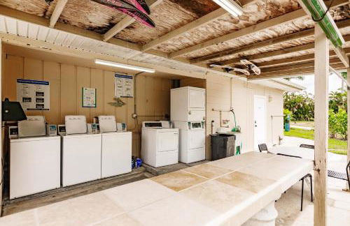 Poolfront Cottage Near Beach with Full Kitchen! - Foto 20