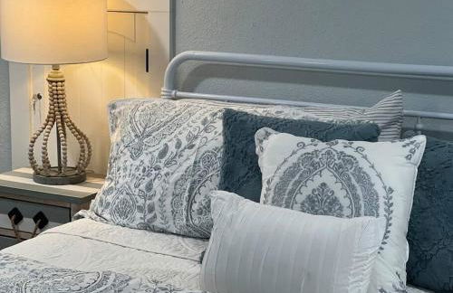 Riverside Relaxer w/Hot Tub+Fire Pit +Wifi & view - Foto 51