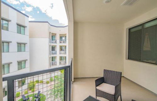 Chic Retreat Near Kierland Golf Pool Gym Washer DryerD - Foto 34