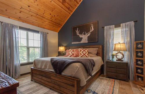 Gorgeous cabin 3bdrm/3bth, hot tub, fireplace, kid/pet friendly - Foto 36