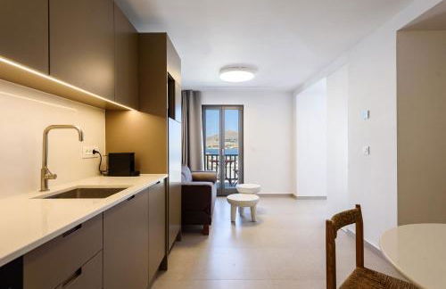 Azure Naousa - Photo 34