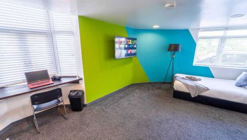 Charming studios right by UOB and QE - Foto 4