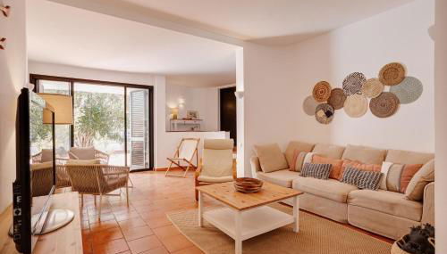 Moradia Tradicional no centro a 100m da Praia - Foto 3