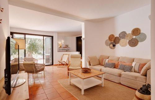 Moradia Tradicional no centro a 100m da Praia - Foto 3