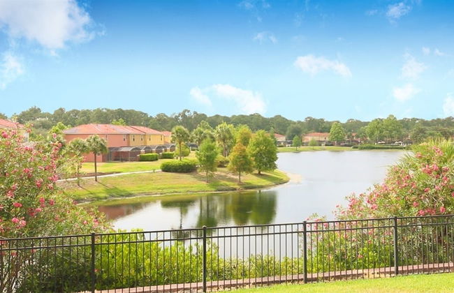 Private Screened Splash Pool Overlooking Tranquil Lake Right Beside Disney World by Florida Dream Homes - Foto 29
