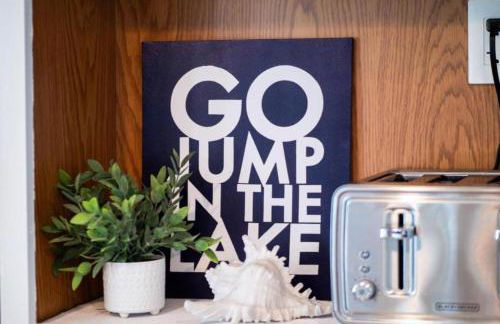 Lake Front Outdoor Living Sleeps 8 - Foto 17