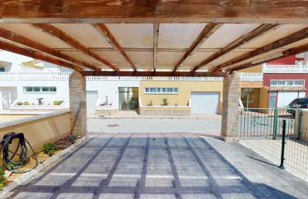 Immaculate Villa with sea views! - Foto 19