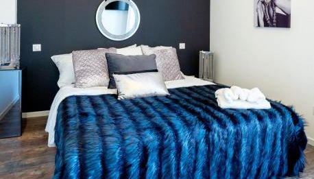 La Marilyn by Leslodgespa - Confort haut de gamme, salle de bain privée, jardin et cuisine commune, à 5 minutes de l'aéroport - Foto 2, towels