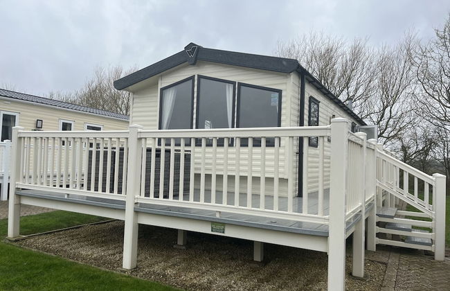 Premium Location - Sleeps 6 - Caravan on The Lakes - Foto 39