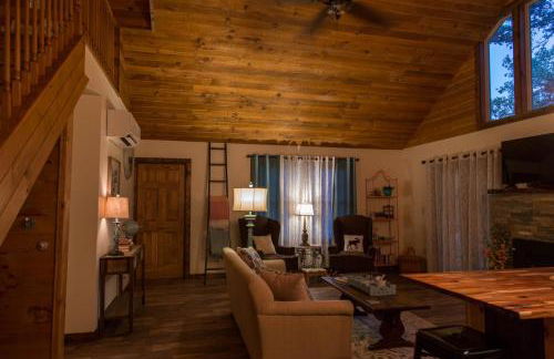 Heaven's Hideaway- perfect getaway near the river! - Photo 6