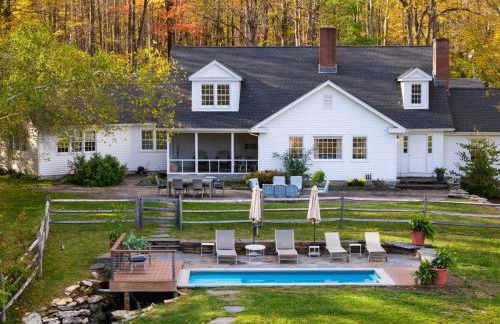 Elegant 7BR Estate with Pool & Hot Tub in Berkshires - Foto 49