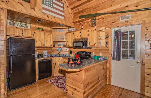 Alpine Joy-Hot Tub, Pond Access ,Cozy Cabin Retreat in the Smokies - Foto 6