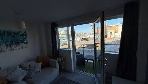 Stylish Marina Apartment with Stunning Views - Foto 5