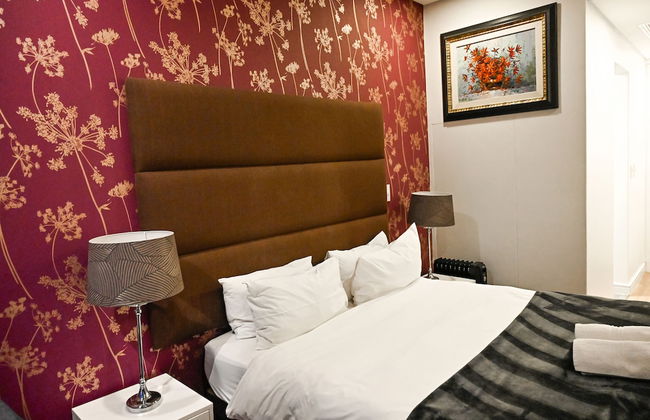 Illovo Central Apartments - Photo 8