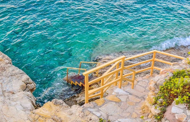 Chloe Seafront Villa - Photo 27