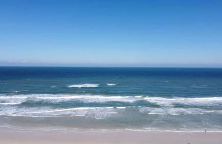 Modern King Suite #12 - Steps to Beach - Foto 2