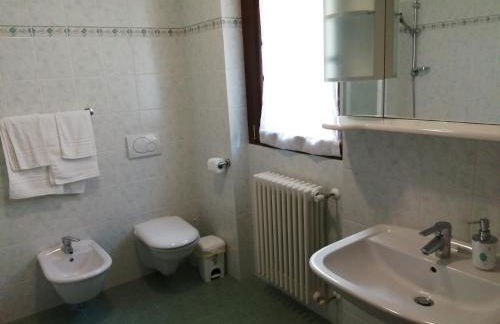 Between mountains and lake - Foto 45