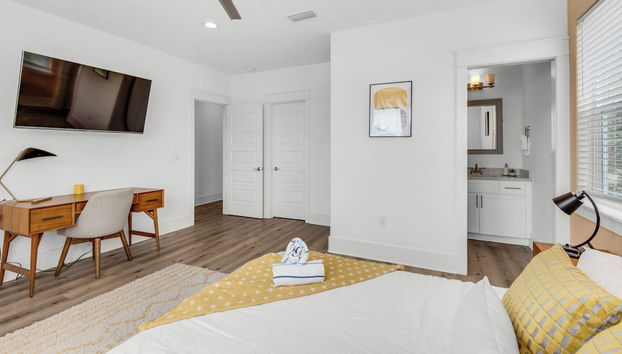 Spacious Home, Private Backyard, and Community Pool - Foto 2, Habitación