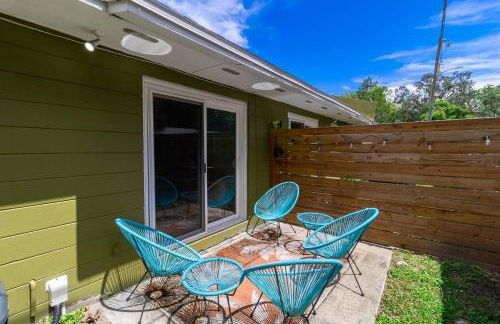 Stylish Condo min from UF & Shands Pets Welcome! - Photo 5