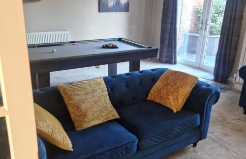 4 Bedroom Group Stay, 3 Bathrooms, Easy Parking - Photo 8