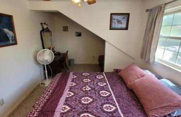 Oscoda Hilltop Haven - Great Location near Beach! - Foto 40