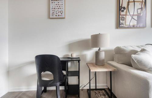 Landing Stylish 2BD Gym Clubhouse - Photo 6