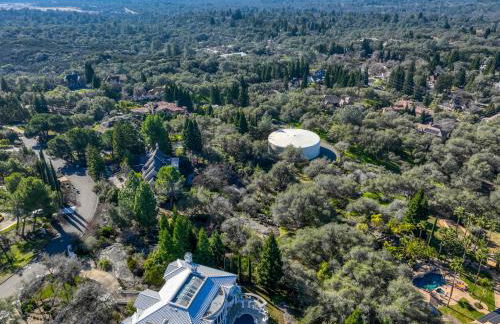 Vista De Lago Retreat Luxury Mansion with Pool and Theater - Foto 16