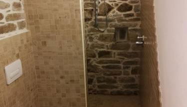 MIRUTT by Keyhole Selection - Photo 5, Shower