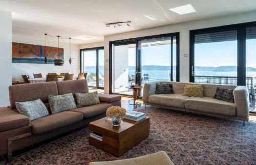 Modern Villa with Sea & River View Pool and Gym. - Foto 12