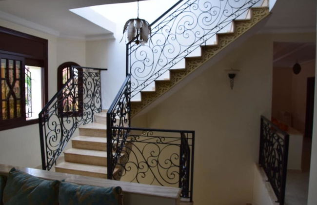 5 Bedroom Holiday Villa Yasmine, Perfect for Family Holidays, Near Beaches - Photo 63