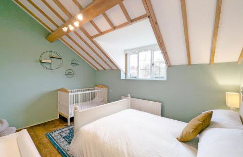 Shires Barn Farmhouse - Westbourne - Photo 50